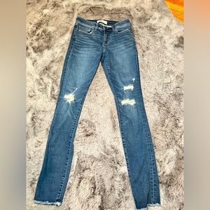 Abercrombie Skinny Jean; size 27